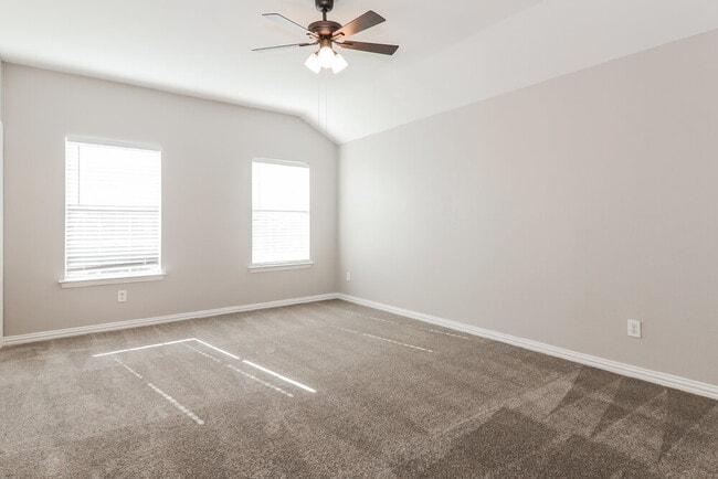 Building Photo - 609 Cove Ct