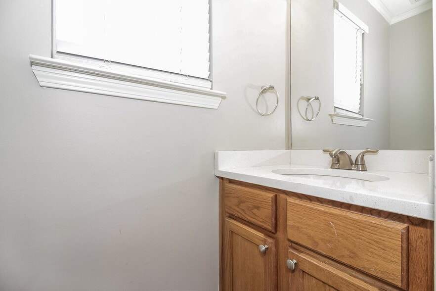 Building Photo - 1031 Jessa Cove