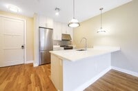 Building Photo - 1/Bedroom at Edgewater's top waterfront location.