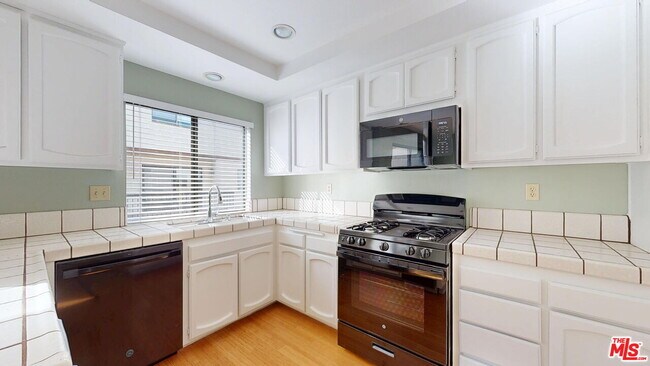 Building Photo - 22525 Sherman Way