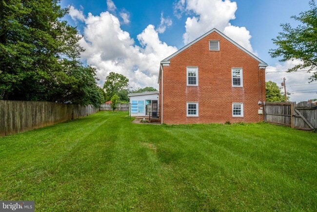 Building Photo - 7623 Arlen St