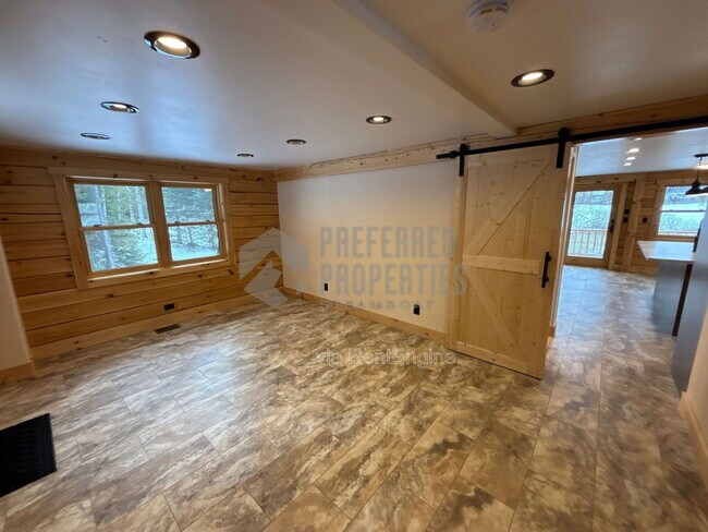 Building Photo - 33181 Wenatchi Trail