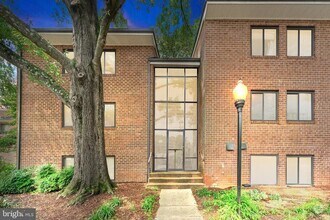 Building Photo - 1413 Northgate Square
