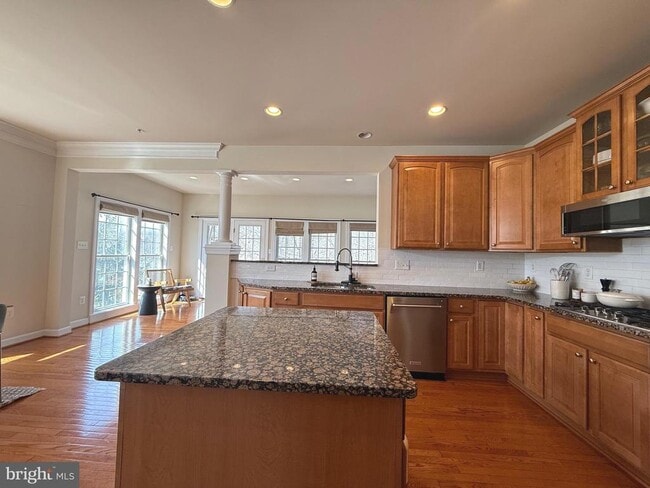 Building Photo - 1600 Regent Manor Ct