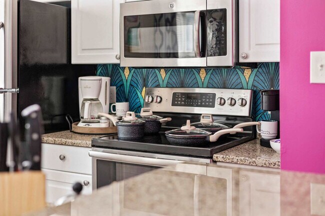 Building Photo - 414 28th Ave N