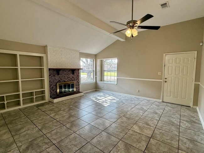 Building Photo - 4411 Rattan Ave