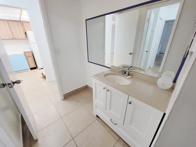 Building Photo - 2800 NW 56th Ave