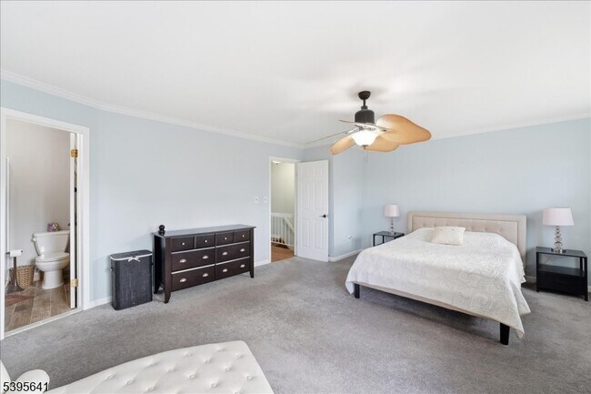 Building Photo - 2606 Trafalgar Square