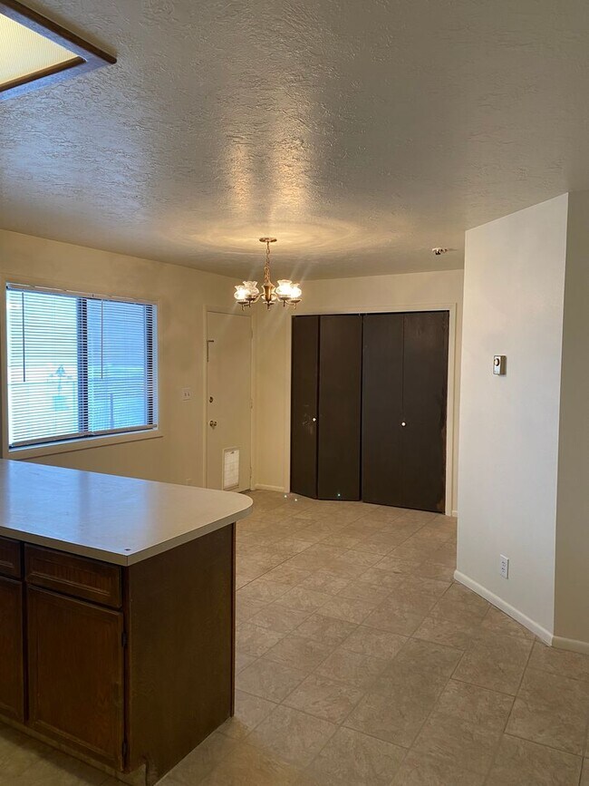 Building Photo - 836 Boyd St