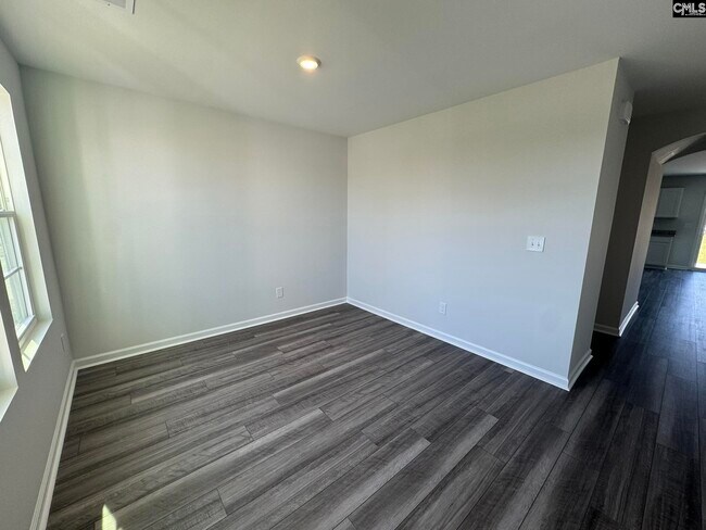 Building Photo - 3081 Hallsdale Dr