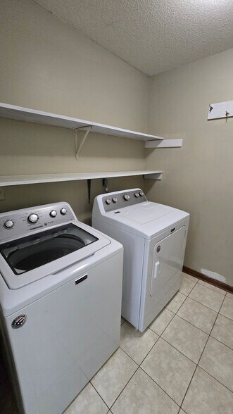 Building Photo - 1388 Hardwood Trl
