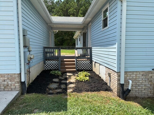 Building Photo - 11524 McGhee Rd