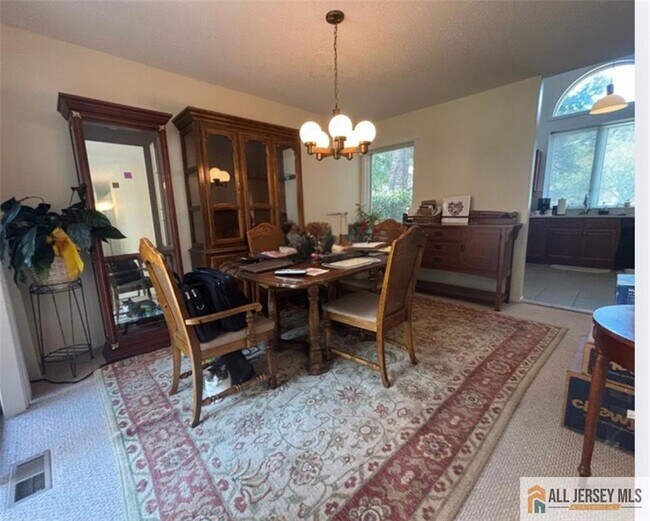 Building Photo - 514 Sayre Dr