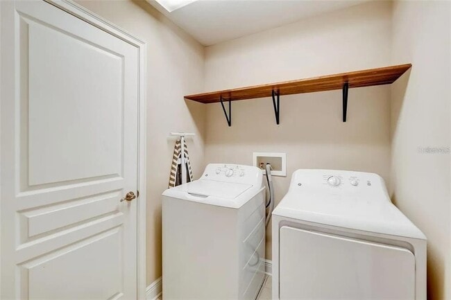 Building Photo - 2514 W Douglas St