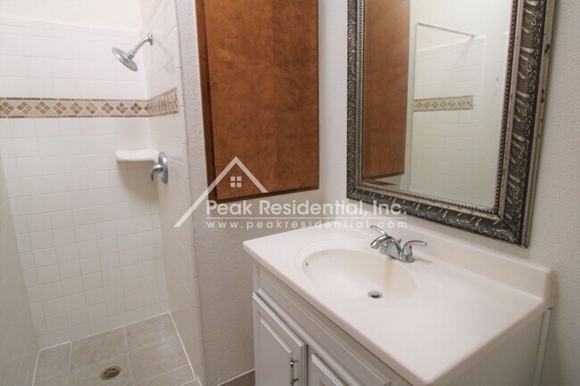 Building Photo - Charming 3bd/2ba Foothill Farms Home With 2 Car Garage!