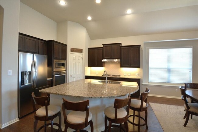 Building Photo - 142 Venice Cove