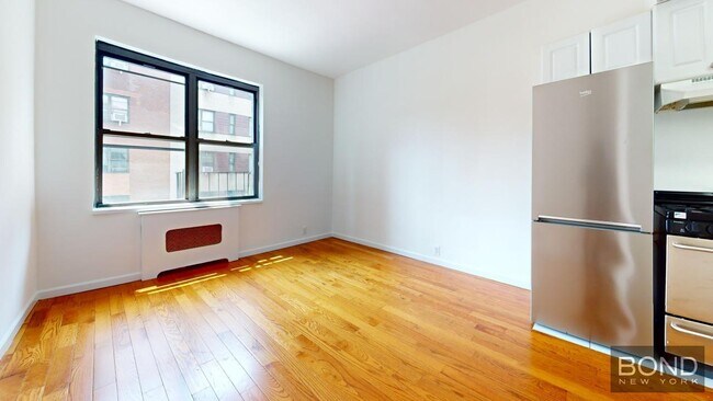 Building Photo - 257 E 61st St