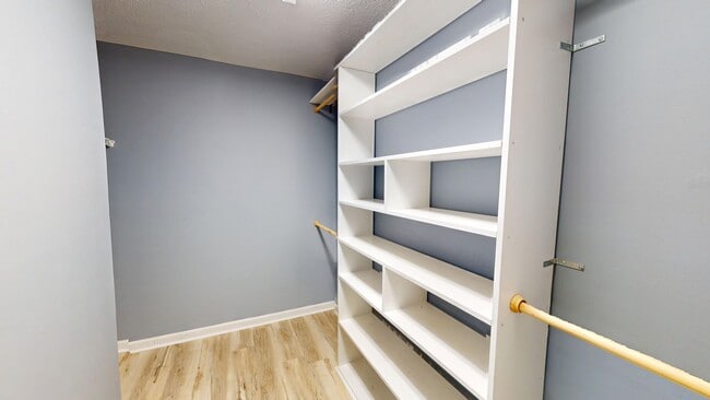 Building Photo - Lovely 3/2 in the Heart of Millbrook