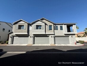 Building Photo - 525 Mossy Cup St