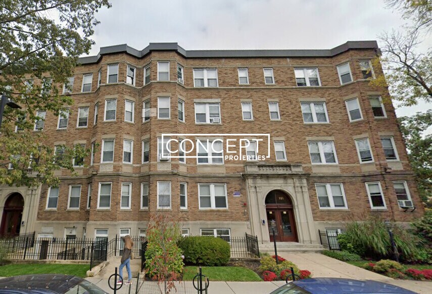 Building Photo - 191 Park Dr