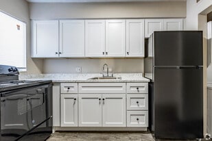 Building Photo - CasaDova Apartments