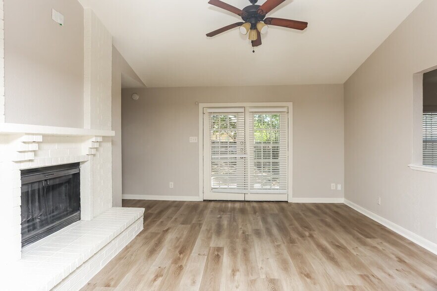 Building Photo - 458 Rainier St