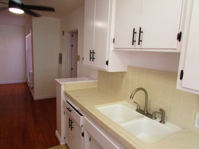 Building Photo - 1756 N Gramercy Pl