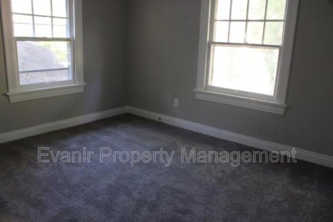 Building Photo - 1568 N Euclid Ave