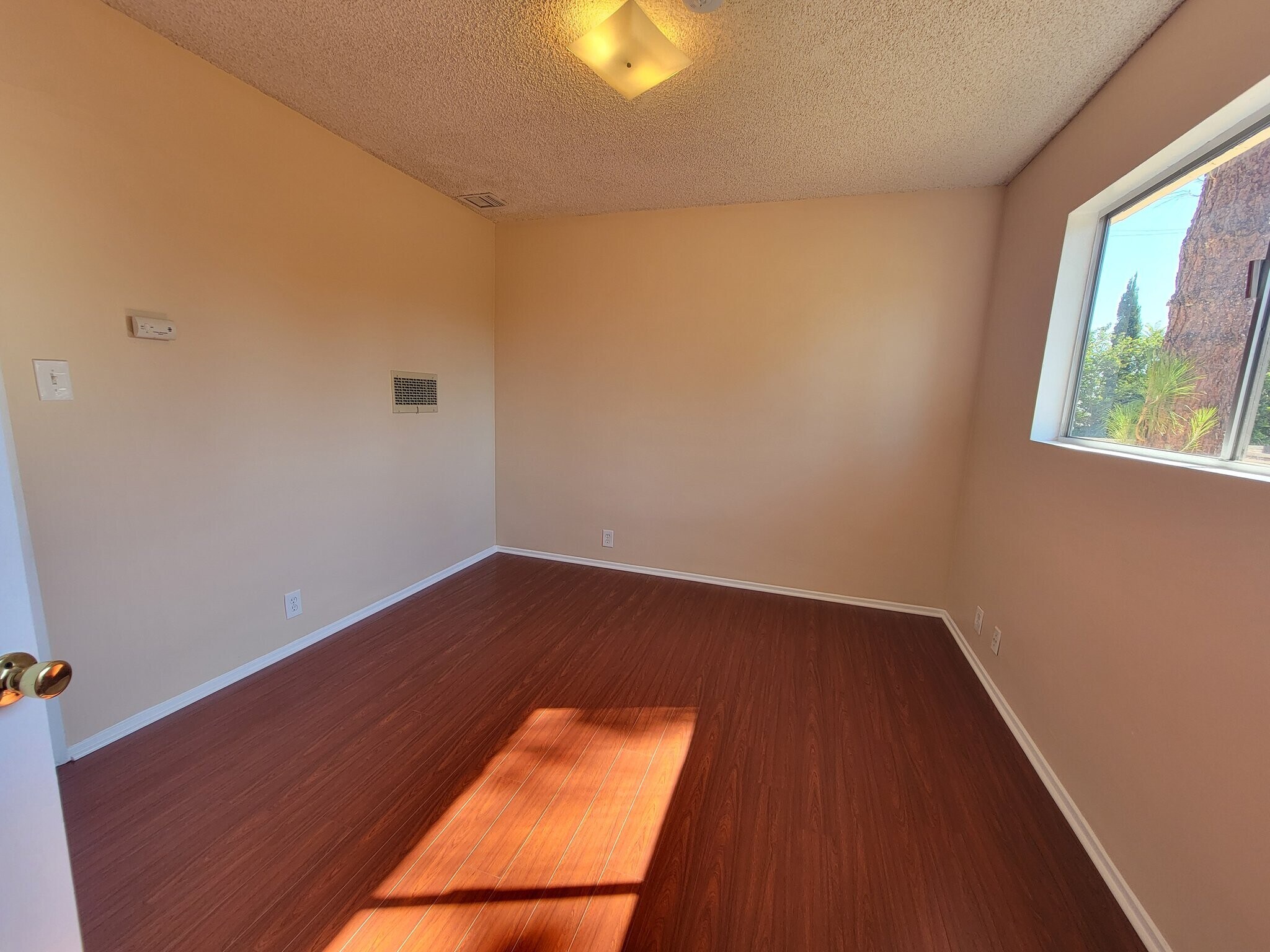 Building Photo - 13530 Leadwell St