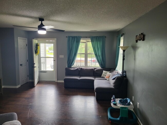 Building Photo - 124 Villa Park Dr