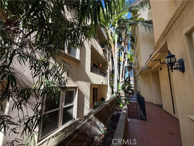 Building Photo - 574 E Palm Ave