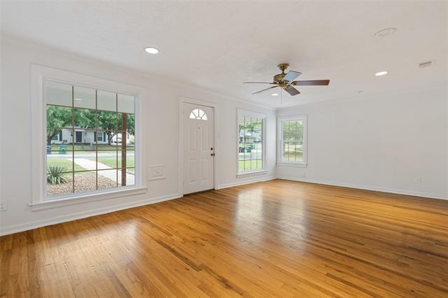 Building Photo - 1909 Bluebonnet Dr