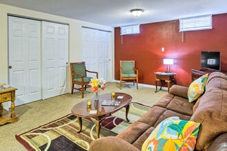 Building Photo - 3560 Dahlia St