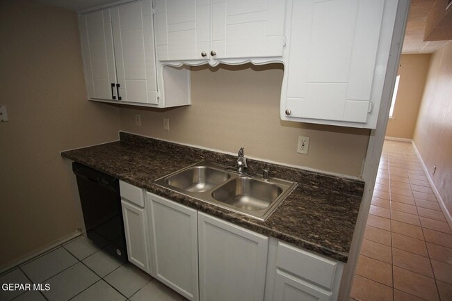 Building Photo - 10551 Kinross Ave