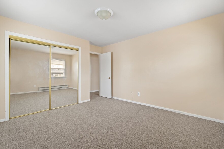 bedroom 1 - 208 N Park St