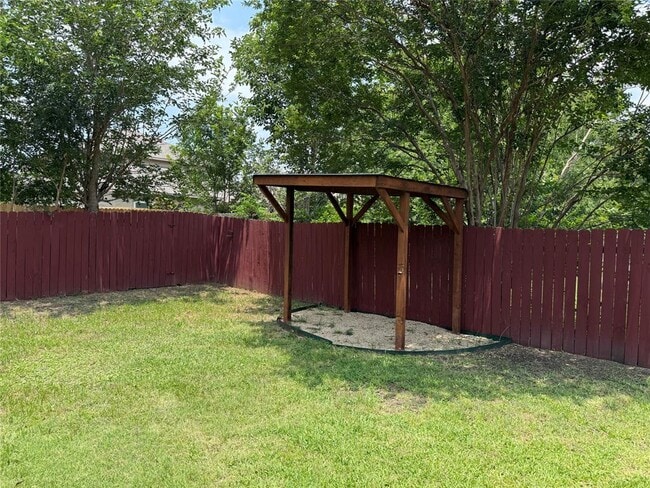 Building Photo - 501 Morning Dove Dr