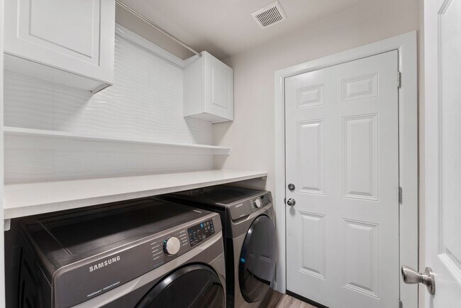 Building Photo - Charming 2-Bed Home with Garage, Fenced Yard & Private Patio in San Antonio – $1,350/mo
