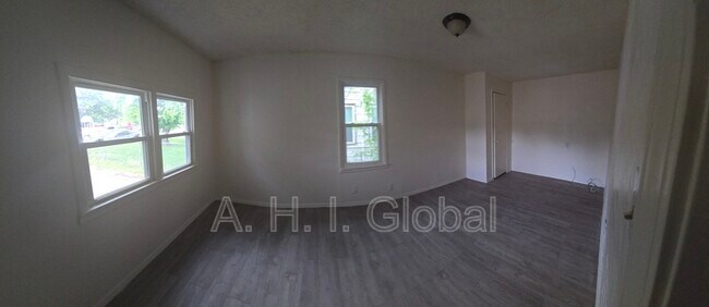 Building Photo - 1033 Dunaway St