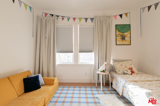 Building Photo - 5676 Hub St