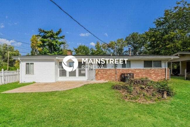Building Photo - 3 Bedroom Pet-Friendly Home in St. Louis, MO with Main Street Renewal