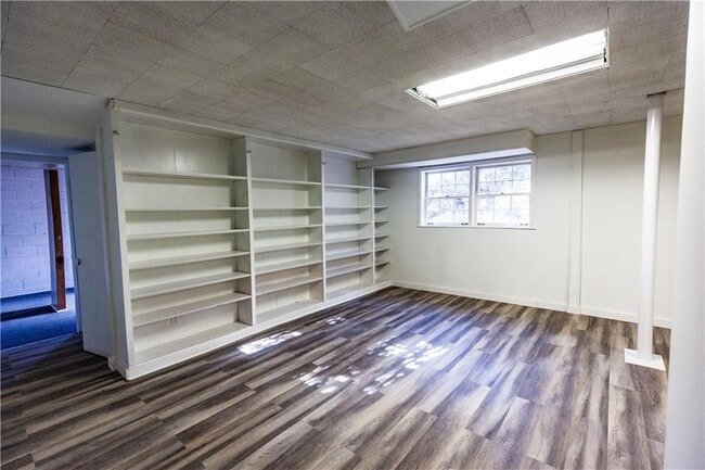 Building Photo - 2418 Sagamore Hills Dr