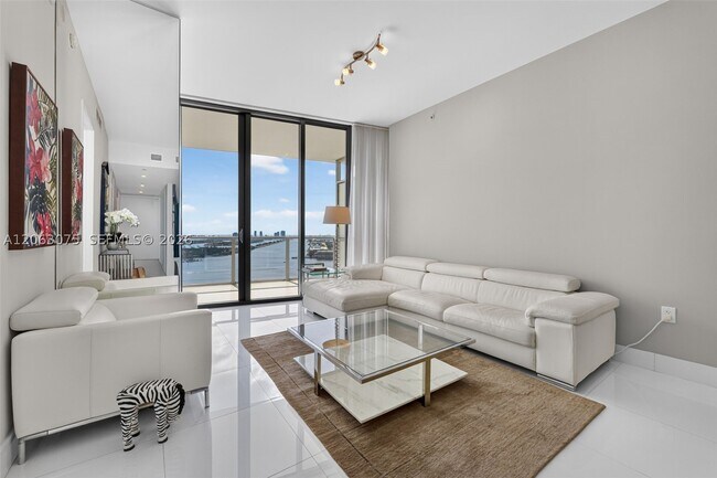 Building Photo - 1100 Biscayne Blvd