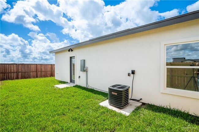 Building Photo - 26 Hidalgo Cir