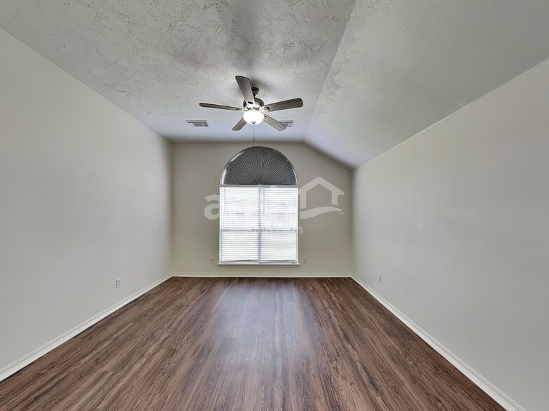 Building Photo - 6027 Coventry Falls