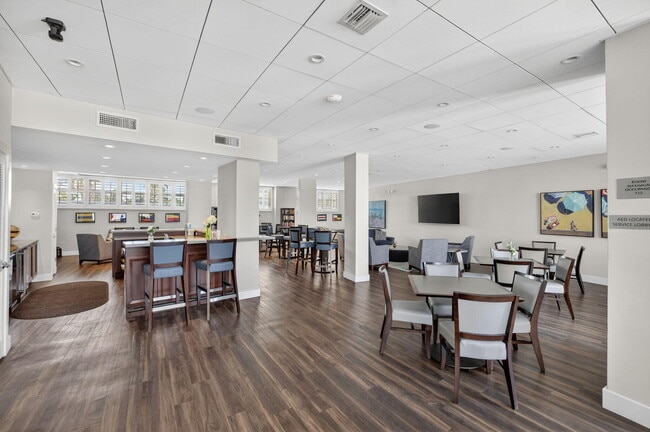 Building Photo - 2000 S Ocean Dr