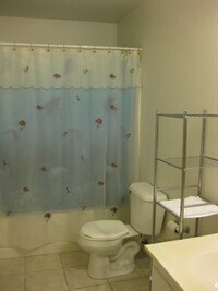 Building Photo - 16466 Denhaven Ct