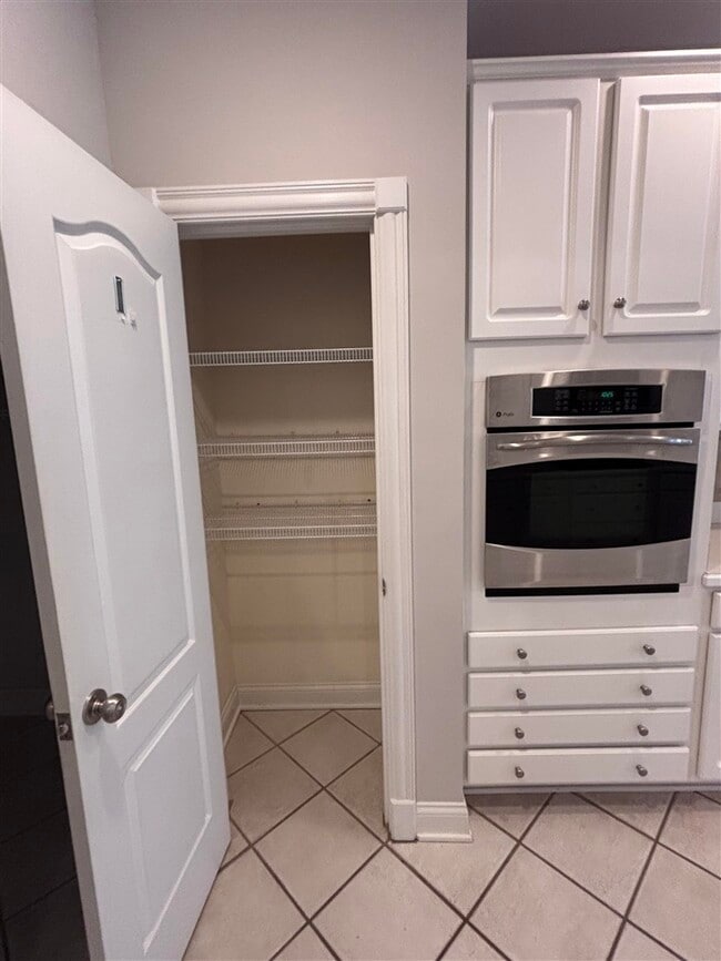 Building Photo - 311 Augusta Ave