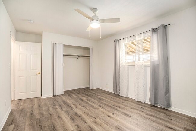 Building Photo - 2222 Pickerton Dr