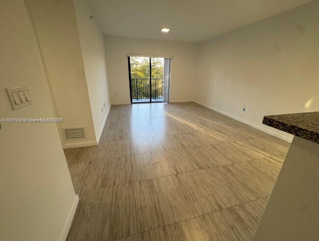 Building Photo - 1801 SW 32nd Ave