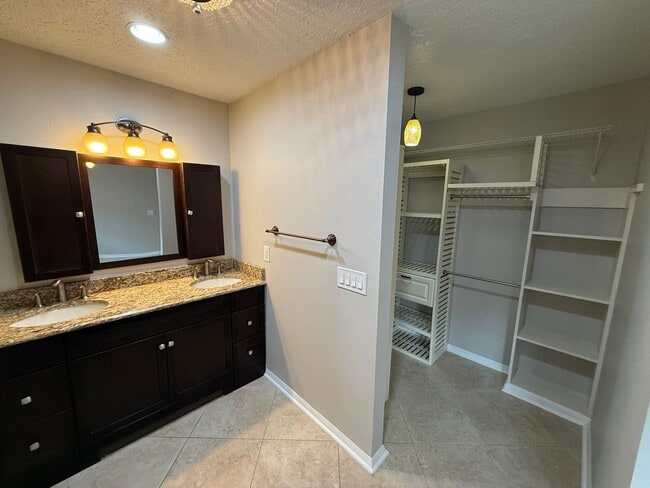 Building Photo - Pretty 3/2 Pool Home in Spring Oaks Commun...
